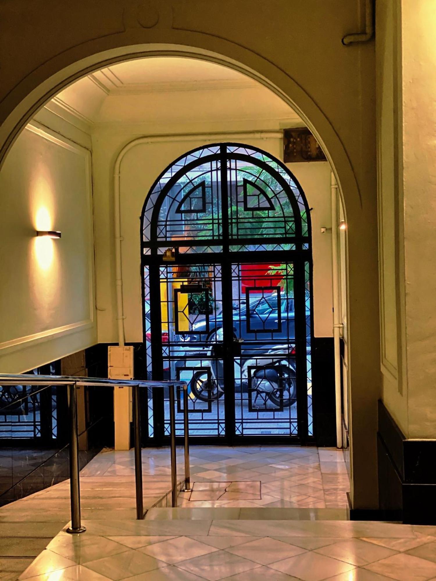 Hostal Madrazo Barcelona Exterior photo